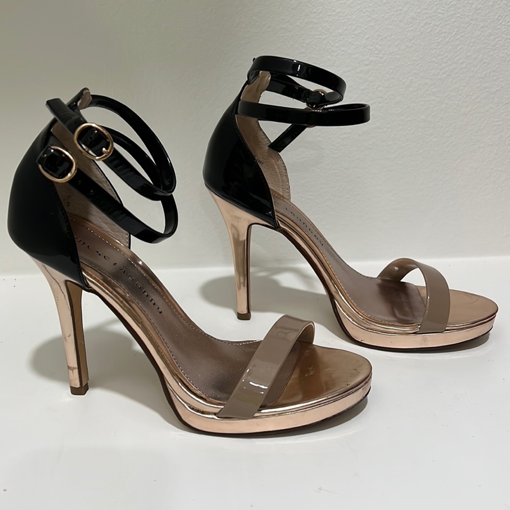 Women’s Size 8 Chinese Laundry Rose Gold and Black Heels